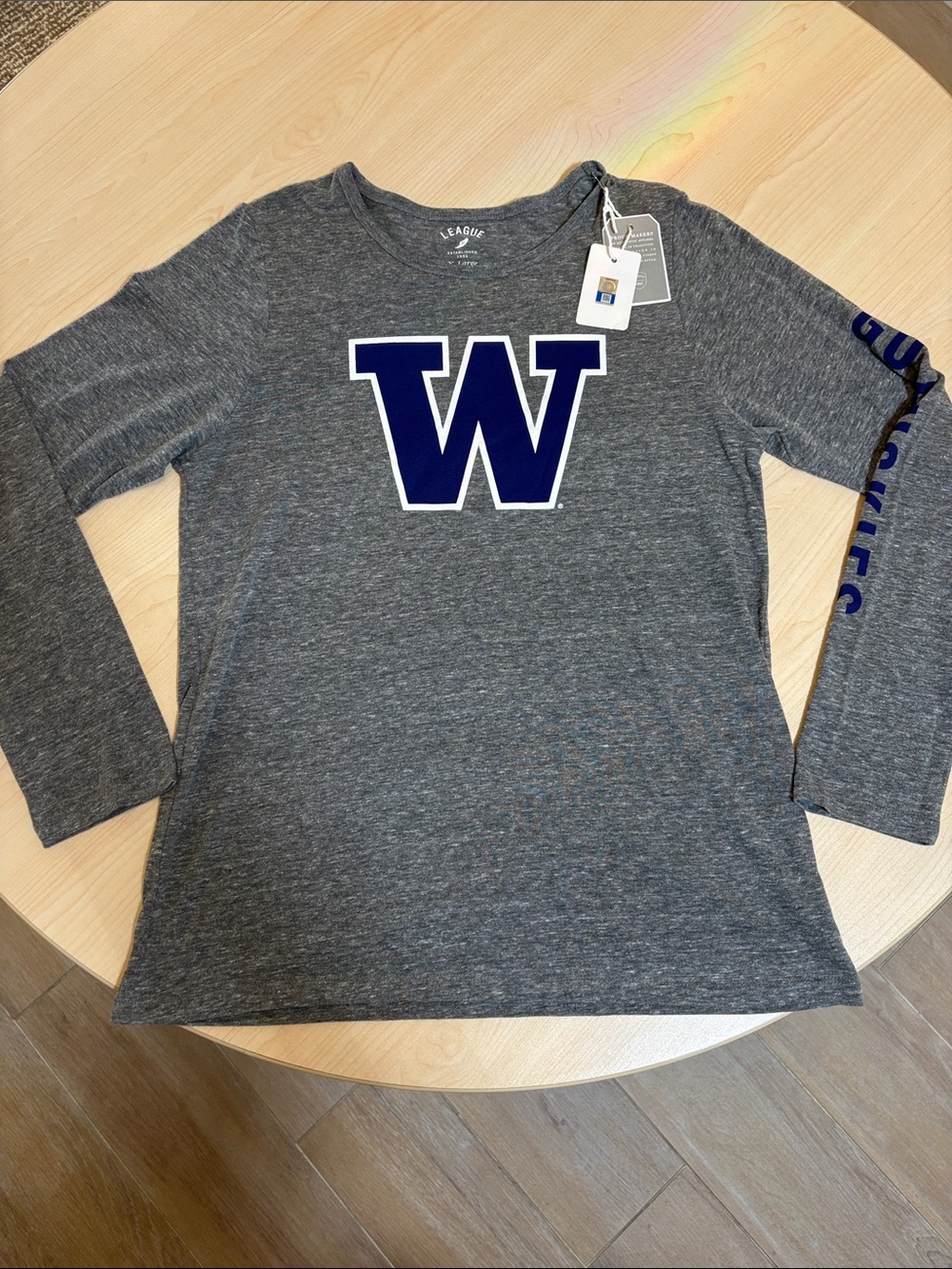 NWT Washington Huskies Tshirt